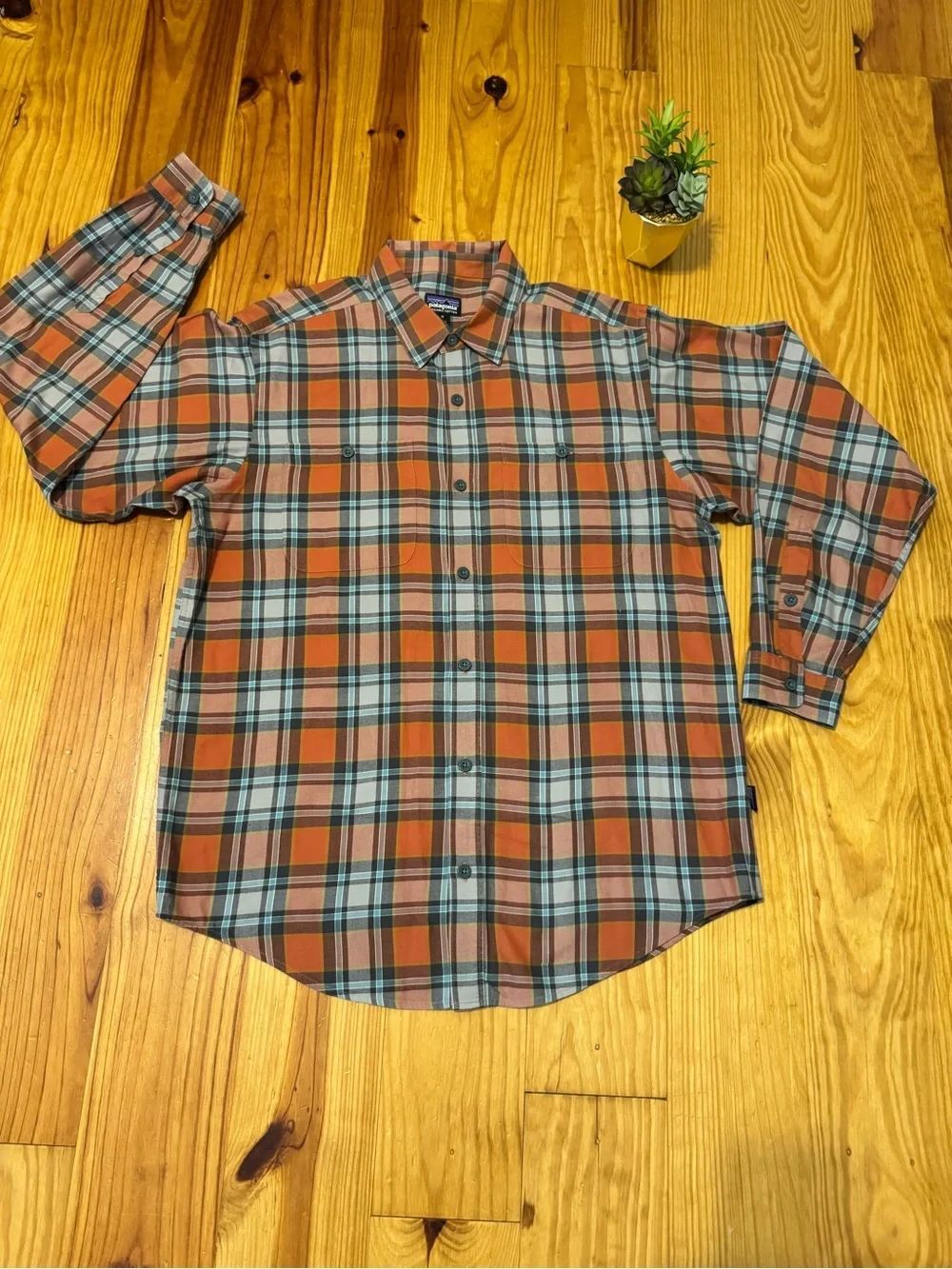 Patagonia Organic Cotton Checkered Plaid Long Sleeve Button Up Men's Shirt MED